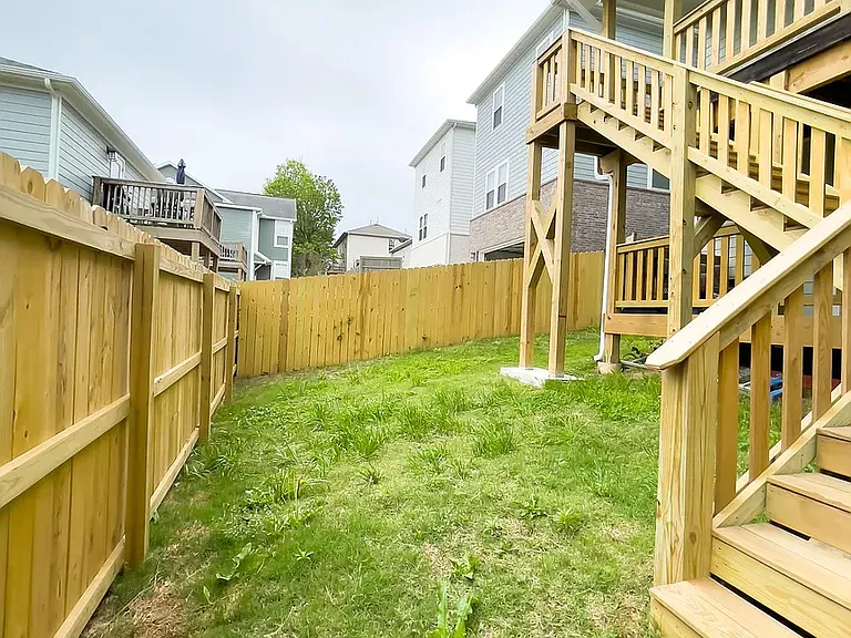 558 N Highland Ave — Photo 8