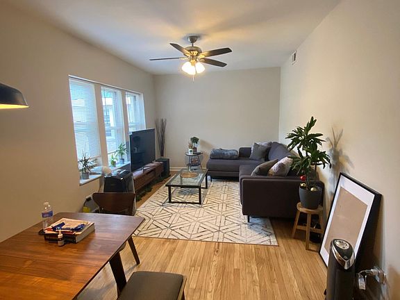 3rd image of 4913 N Whipple St #3B