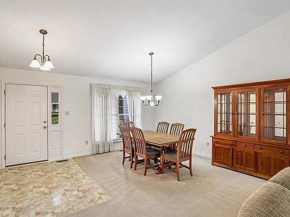 3rd image of 77 Old Chesapeake Dr