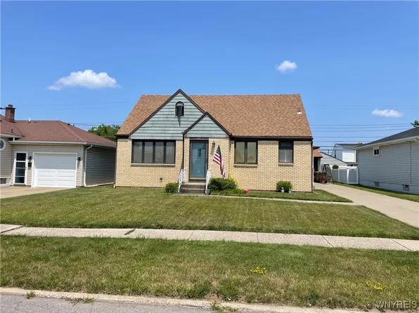 82 Joseph St, Cheektowaga, NY 14225
