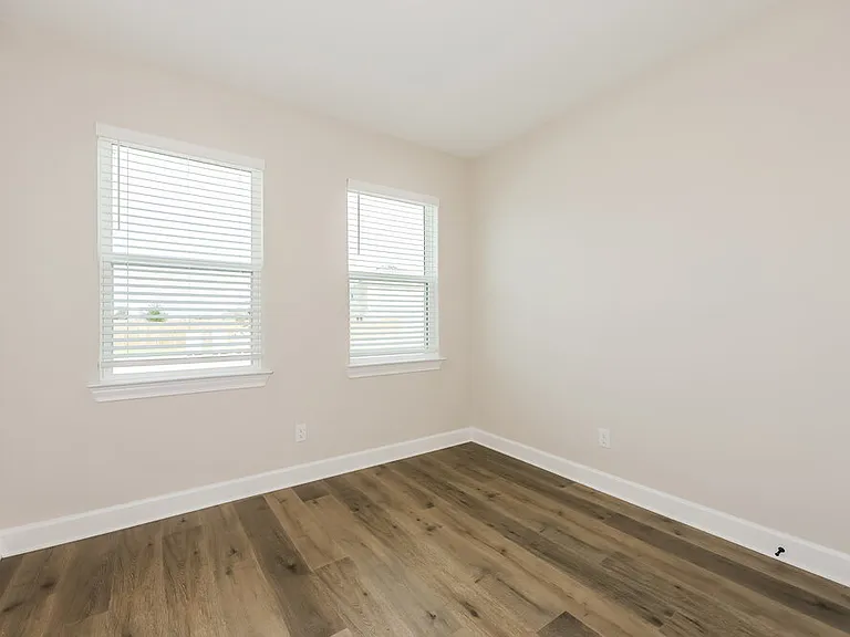 345 Magnolia Blvd — Photo 12