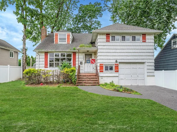 1282 Allen Drive, Seaford, NY 11783