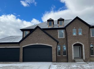 56327 Leeds Ln, Macomb, MI