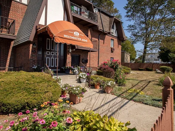 21 West St APT C2, Randolph, MA 02368