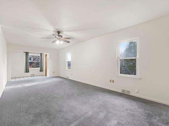 5th image of 22 N Grant St