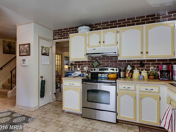5th image of 5844 Berkshire Ct