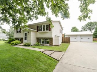 4704 22nd Ave NE, Rochester, MN 55906