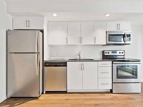 3rd image of 1920 S 11th Ave SW #206