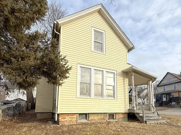 523 S McAlister Ave, Waukegan, IL 60085