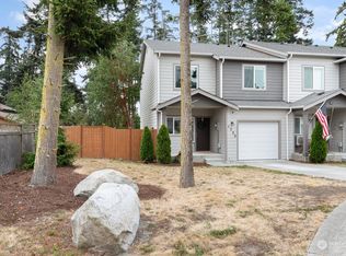 1720 SW Cooper Way, Oak Harbor, WA 98277