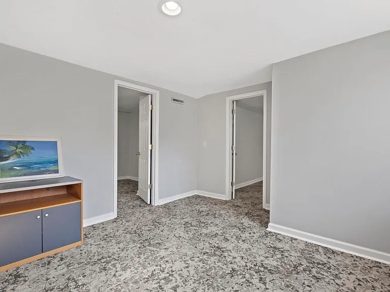 1305B Stratford Ave #B — Photo 8