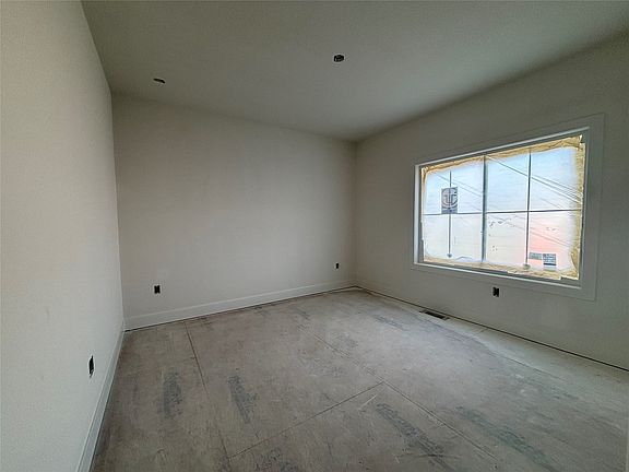 4th image of 1263 S 92nd St