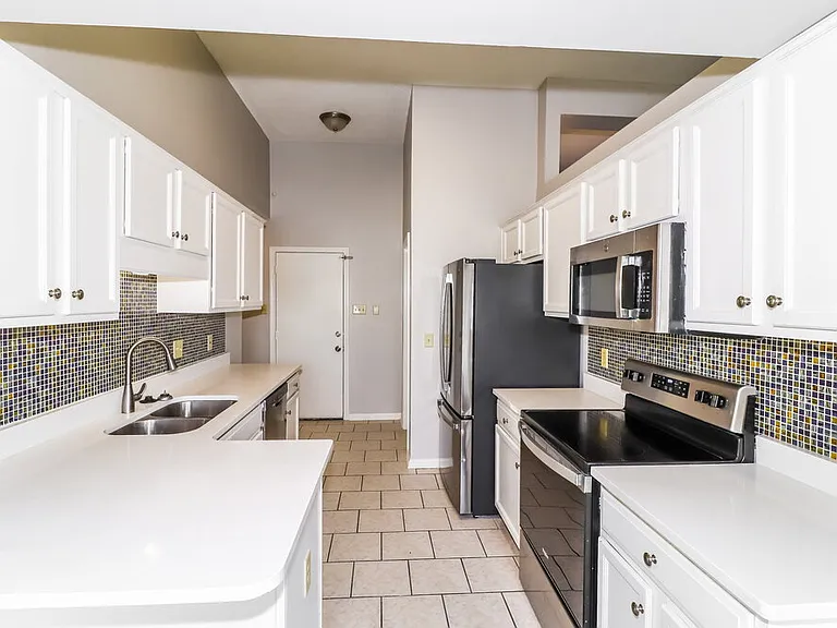 6175 Lake Front Dr — Photo 9