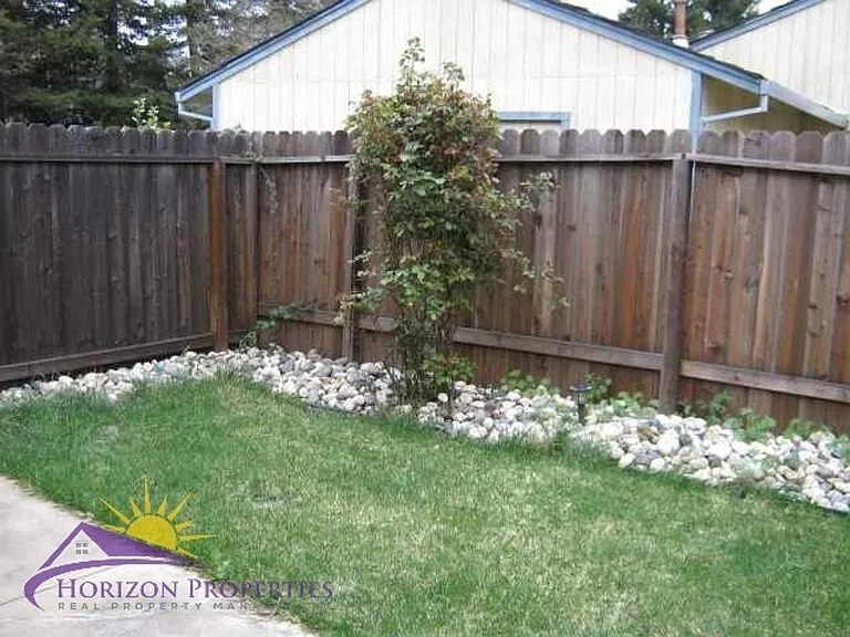 2030 Moontree Dr — Photo 35