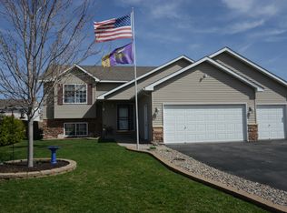 1104 Scott Ln, Belle Plaine, MN 56011