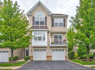 71 Mountainside Dr, Pompton Lakes, NJ 07442