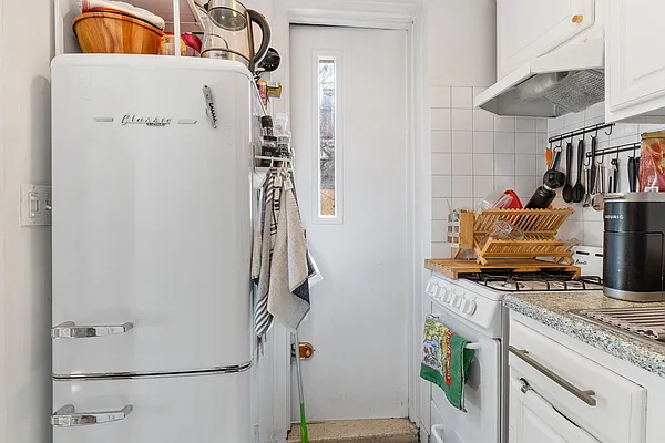 Rented by BH Brokerage Group | media 7