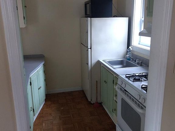 3rd image of 617 S L St