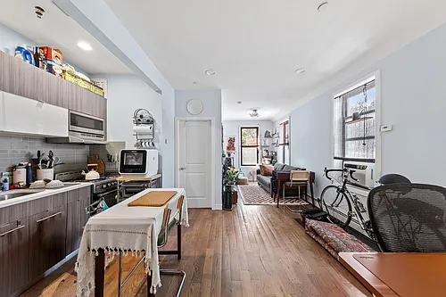 321 Eldert St #4L Photo 1