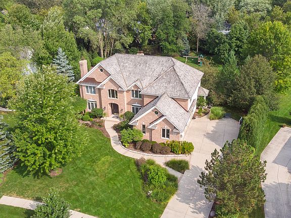 2nd image of 1312 Canterbury Cir