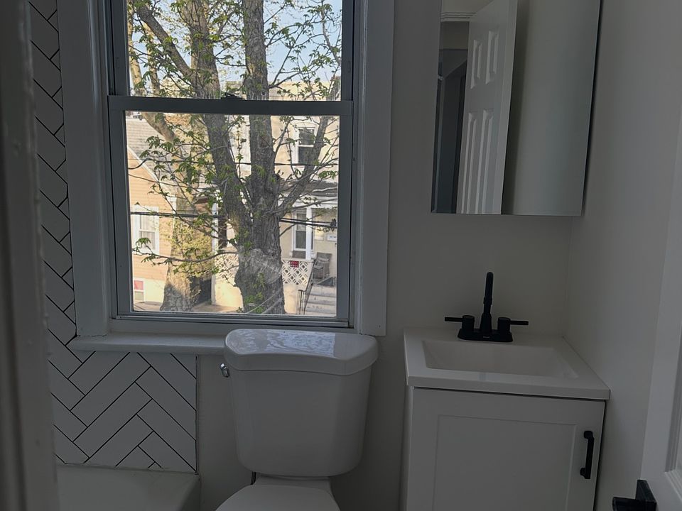 1st image of 775 Central Pl Floor 2