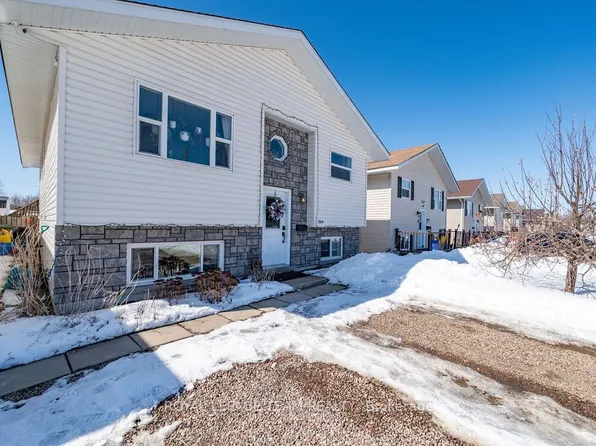 264 McKenzie St E, Pembroke, ON K8A 3V7