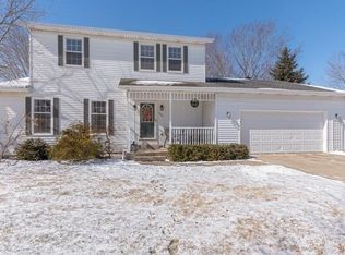 3605 Oak Grove Dr, Valparaiso, IN 46383