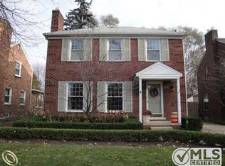 434 Maison Rd, Grosse Pointe Farms, MI 48236
