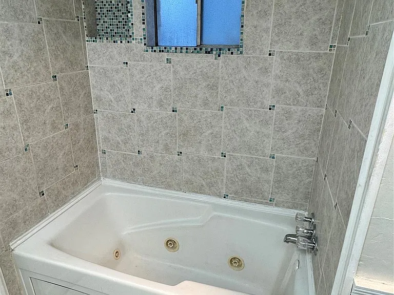 23115 Ludgate Dr — Photo 15