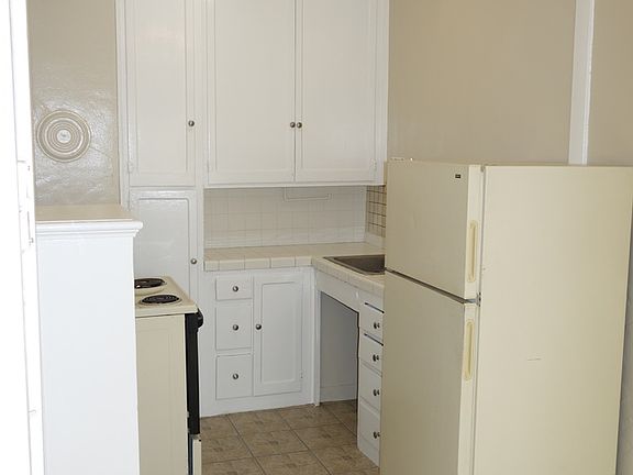 5th image of 2422 8th Ave APT 23