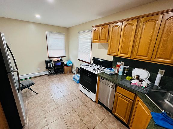5th image of 150 Coolidge Dr