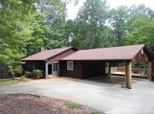 632 Roxboro Dr, Mount Gilead, NC 27306