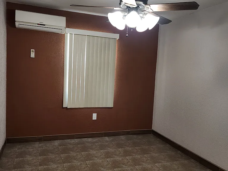 731 W Pepper Pl #2 — Photo 8