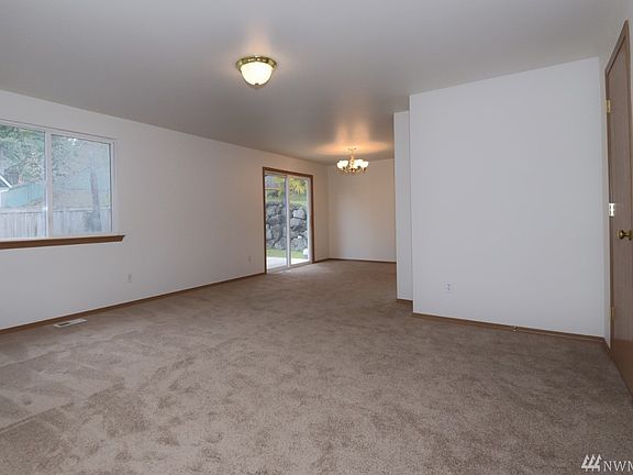 5th image of 8643 Honeyset Ln NW