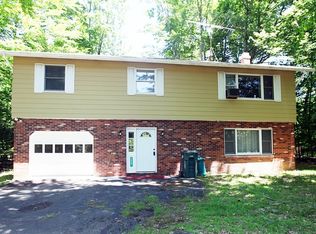 3642 Sugar Berry Ln, Tobyhanna, PA