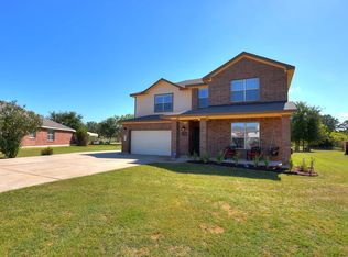 102 Parkland Dr, Cedar Creek, TX 78612
