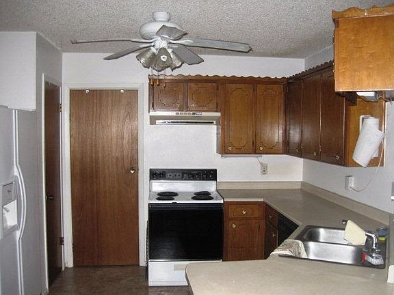 3rd image of 447 Mimosa Dr