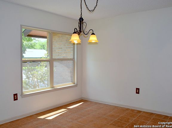 5th image of 16511 Martins Ferry St