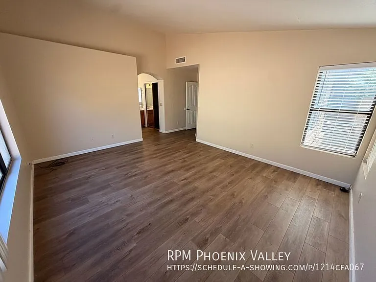 330 N Cottonwood Dr — Photo 15