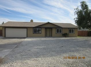 21165 Valencia Rd, Apple Valley, CA 92308