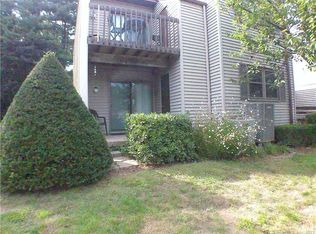 401 Twin Circle Dr #401, South Windsor, CT 06074