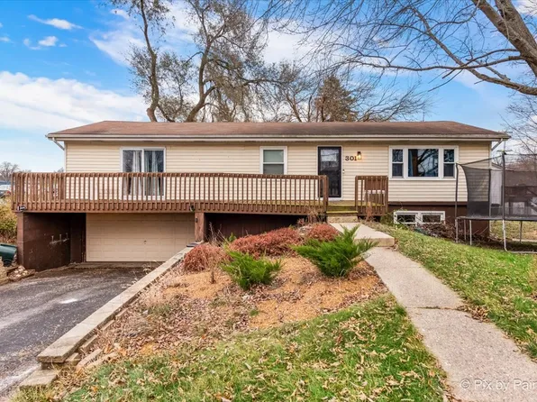301 Deerpath Ln, Carpentersville, IL 60110