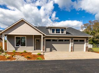 1568 N Davis St, Cornelius, OR 97113