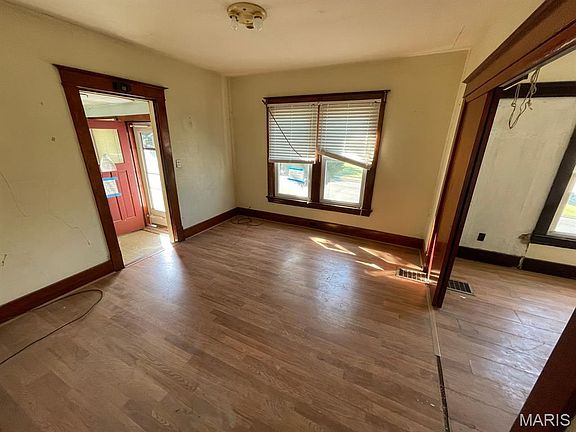2nd image of 148 W 2nd St