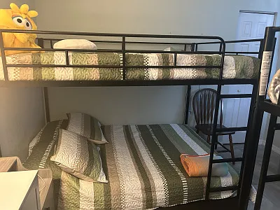 2 full size bunk beds