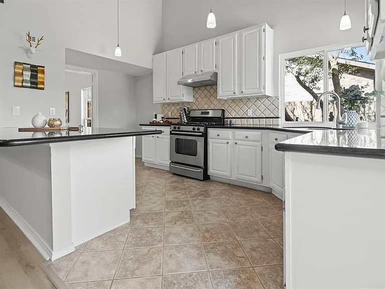 3323 Peachwood Ln — Photo 5