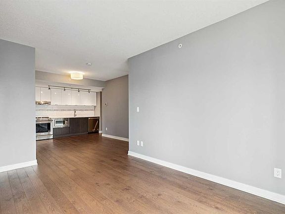 4th image of 930 6th Ave SW #2001