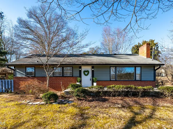 25 Crown Cir, Bristol, TN 37620