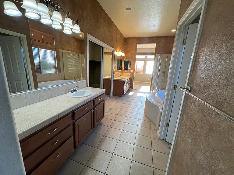 1581 Bella Cir — Photo 15