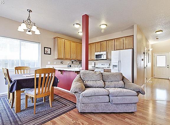 3rd image of 1452 NE Birkshire Ct